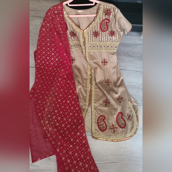 Beige /Maroon party wear 3 pc salwar kameez suit set in size xl - Picture 4 of 11